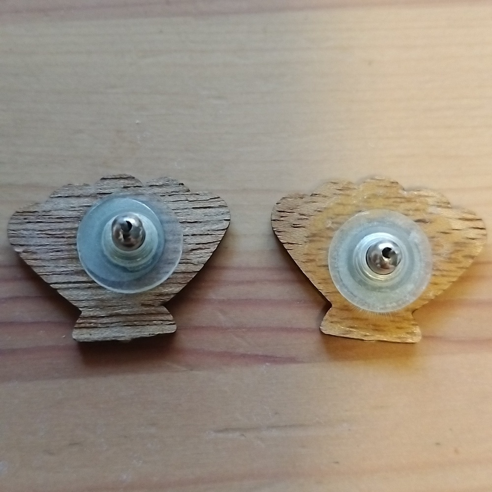 2 Pair of Vintage Retro 1980's Artisan Wood Handcrafted pierced earrings. - Picture 5 of 7